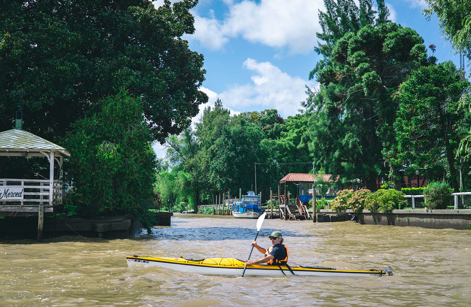 Visitar el Delta de Tigre es una escapada perfecta desde Buenos Aires para cambiar la ciudad por naturaleza a pocos kilómetros de la capital argentina.