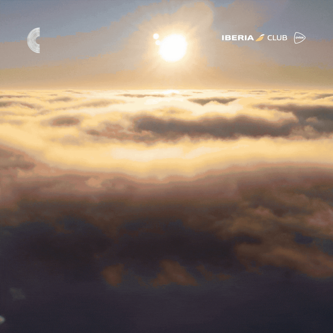 GIF que resumeix els diferents partners del sector dels viatges amb els quals pots guanyar Avios: Guanyar Avios va més enllà de volar. Acumula Avios movent-te amb Cabify. Fes les teves compres a Club Avolta. Pren-te un esmorzar a Starbucks, MásQMenos o qualsevol establiment d’Areas. Reserva el teu cotxe de lloguer amb Avis. Fes benzina a les estaciones de servei de Repsol. Reserva el teu hotel amb Meliá i continua guanyant Avios. Vola amb Iberia. A cada pas que fas, guanyes Avios.