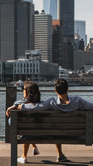 Una mujer y un hombre en Nueva York