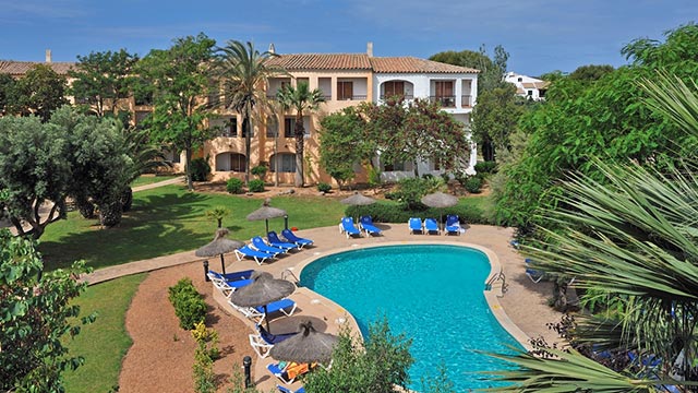 Outdoor pool at Hotel Sol Falcó, an ideal family hotel located near the beach.