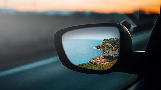 La imagen muestra a una estación de Repsol